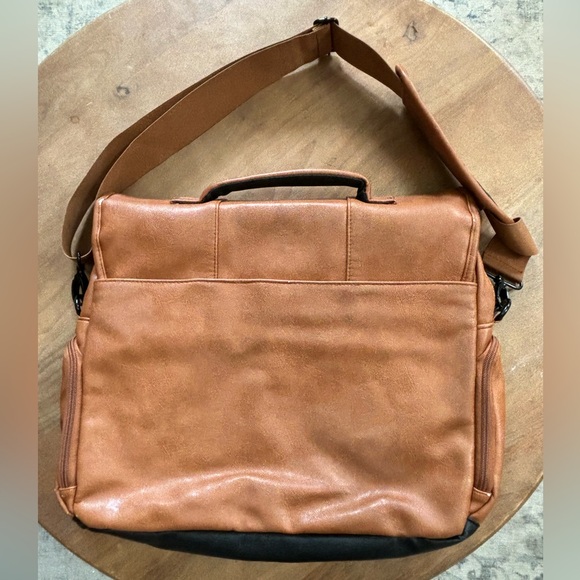 Snugg Laptop Case - Picture 2 of 10